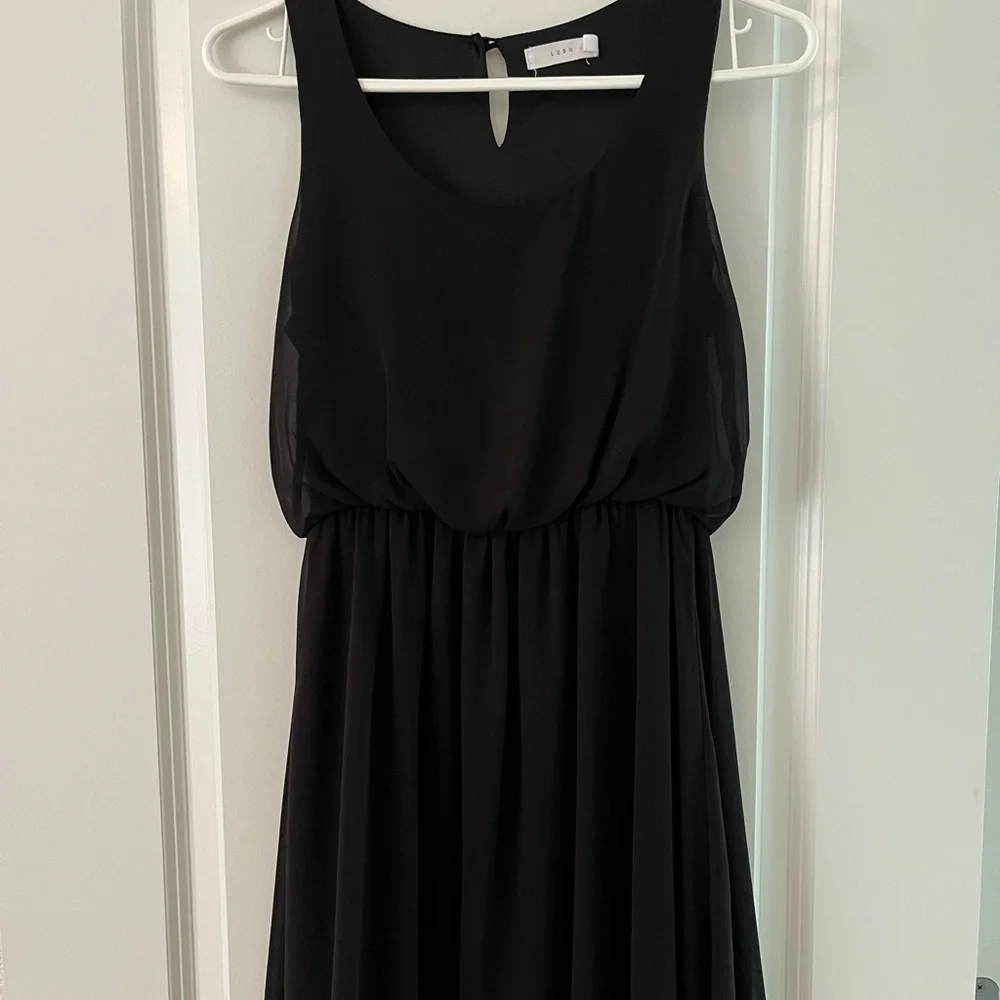 Chiffon razor back dress - Picture 2 of 3